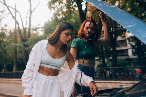 Zablokowane koła, zerwany napęd, zakleszczony ręczny – co może uniemożliwić holowanie auta z autostrady pod Tychami?