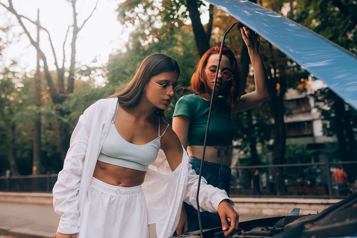 Zablokowane koła, zerwany napęd, zakleszczony ręczny – co może uniemożliwić holowanie auta z autostrady pod Tychami?